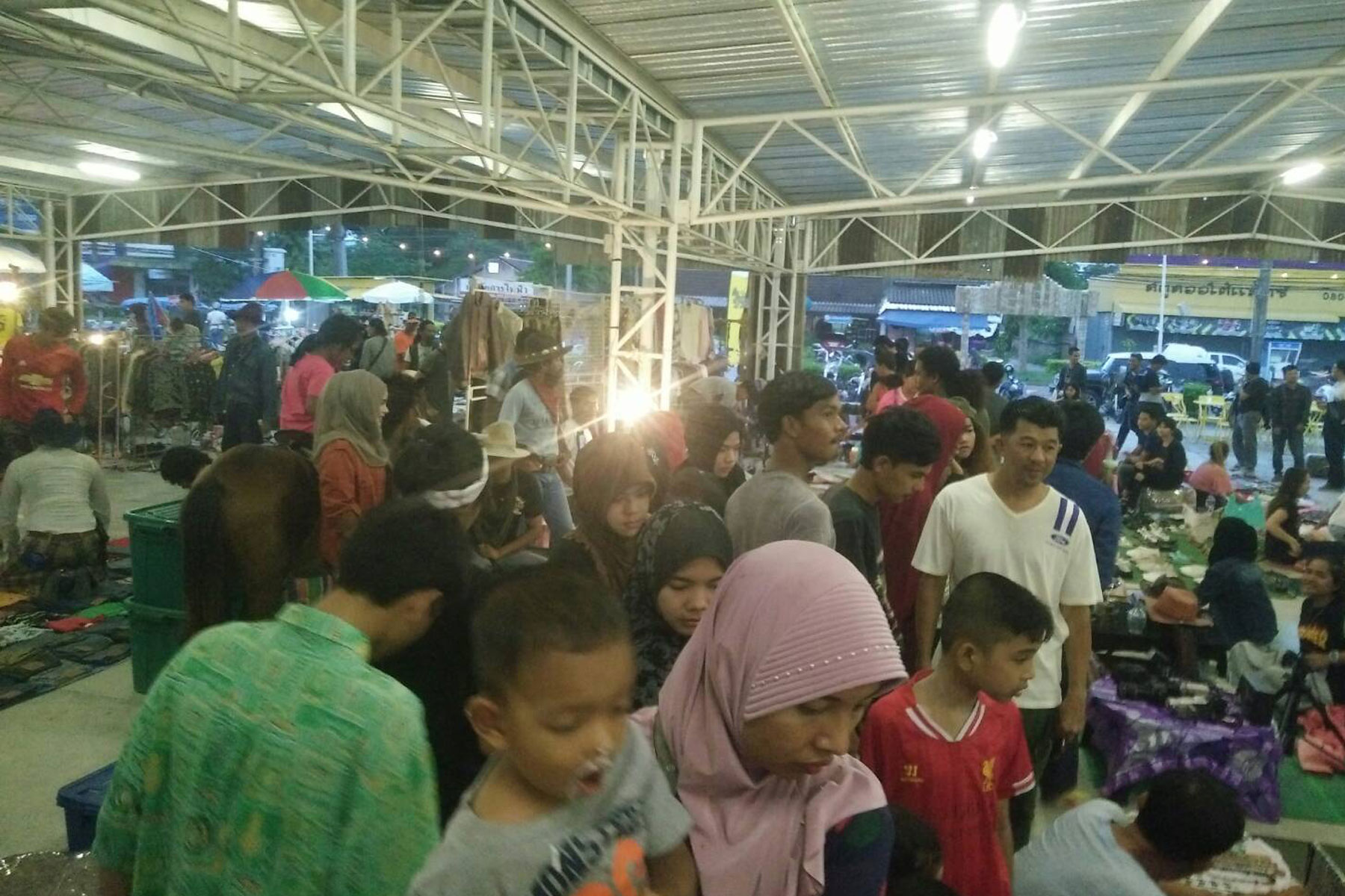 ตลาดนัดวินเทส-05 ตลาดวินเทส หน้า Big C จังหวัดสตูล
