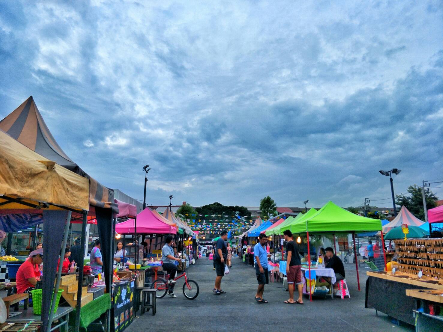 ทำเลค้าขาย-ตลาดอมร05 ตลาดอมร ทำเลขายของย่านลำลูกกา-สายไหม-ดอนเมือง