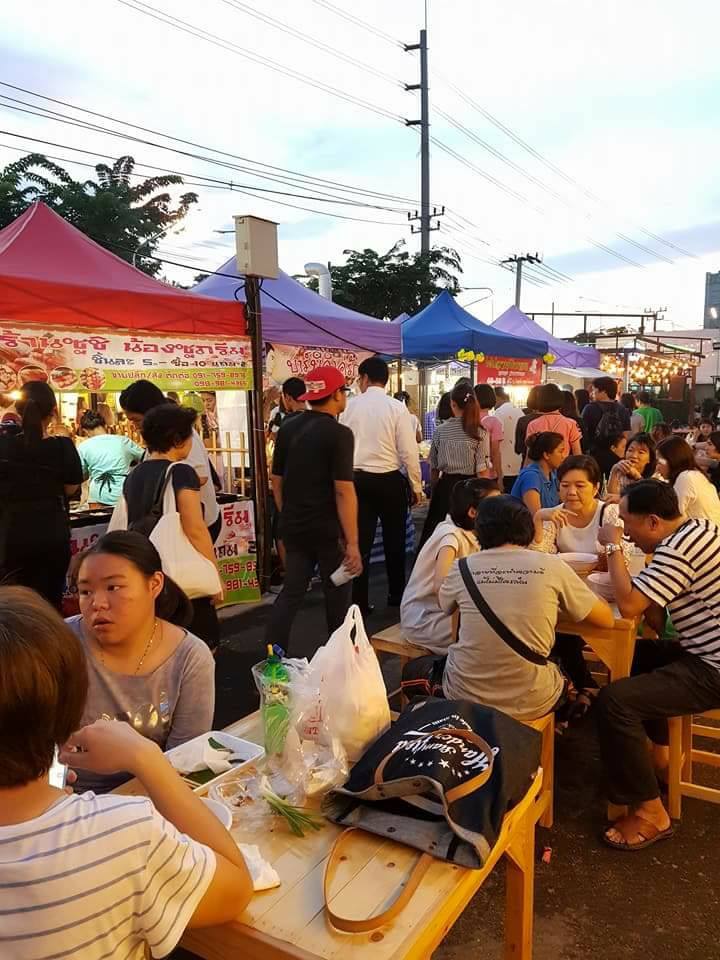 ทำเลค้าขาย-ตลาดนัดบางปะกอก05 ตลาดเปิดท้ายหน้าห้าง Big C บางปะกอก