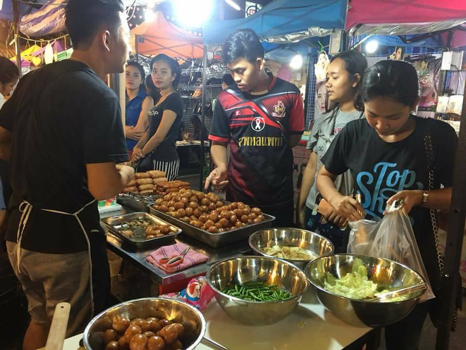 ทำเลค้าขาย-ตลาดนัดบางปะกอก17 ตลาดเปิดท้ายหน้าห้าง Big C บางปะกอก