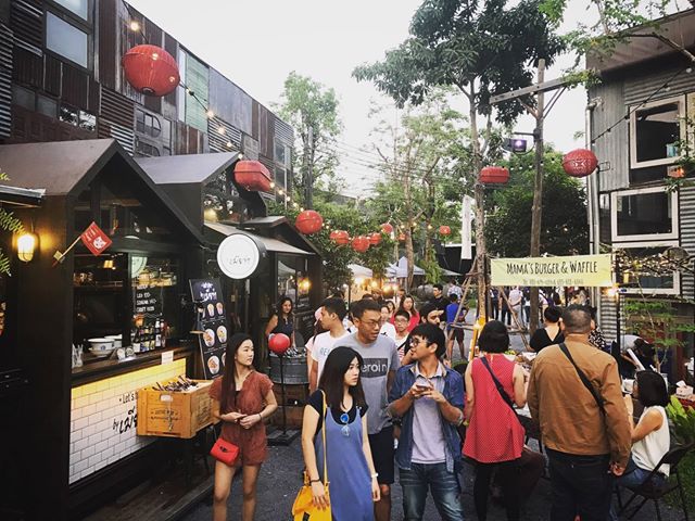 ทำเลค้าขาย-ช่างชุ่ย4 ช่างชุ่ย ขยายบ้านรับร้านค้าเพิ่ม บนทำเลดีที่สุด สวยที่สุด โดดเด่นที่สุด