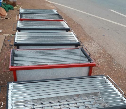 เตาปิ้งย่างขนาดใหญ่มีตะเเกรงรองถ่าน