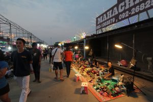 ตลาดต้นสน05-300x200 ตลาดต้นสน05