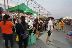 ตลาดต้นสน06-300x200 ตลาดต้นสน06