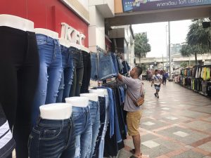 ตลาดนัดเช้า-พาราเดียม06-300x225 ตลาดนัดเช้า พาราเดียม06