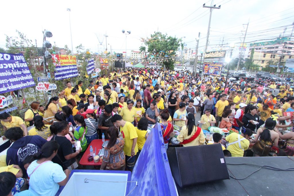 ตลาดต้นสนใหม่02-1024x683 เปิดตัวแล้ว โรงนาฟู้ดคอรท์ @ มหาชัยไนท์ ต้นสน