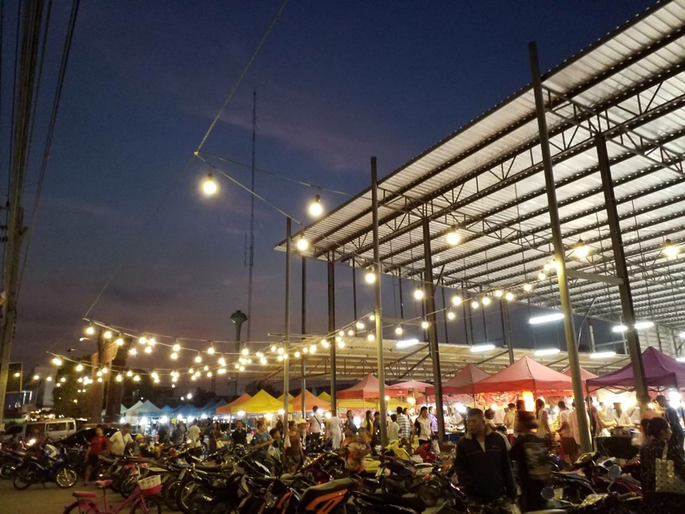 ตลาดนัดลาดสวายวินเทจ10 ตลาดนัดลาดสวาย วินเทจ ลำลูกกาคลอง4