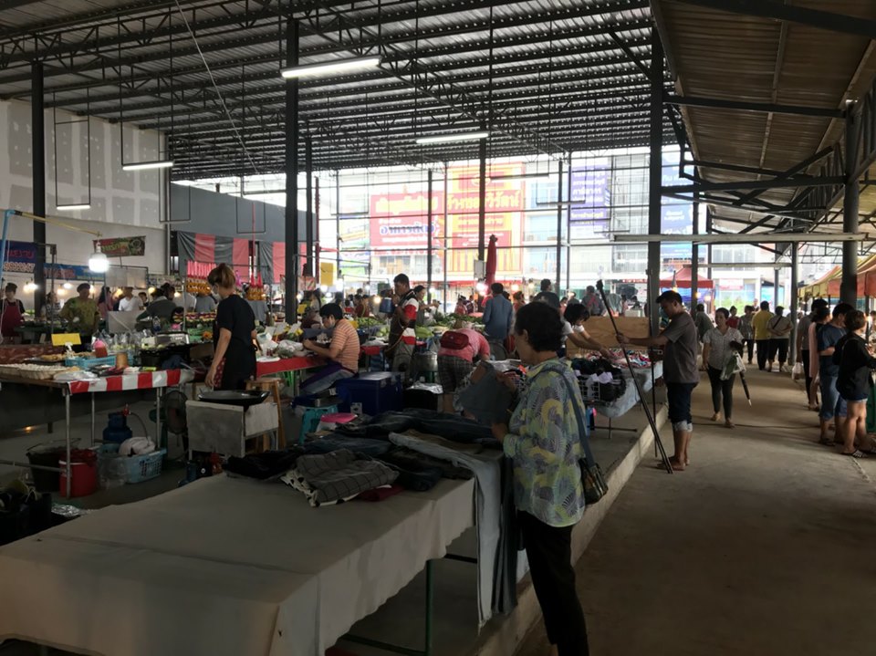 ตลาดนัดลาดสวายวินเทจ2 ตลาดนัดลาดสวาย วินเทจ ลำลูกกาคลอง4