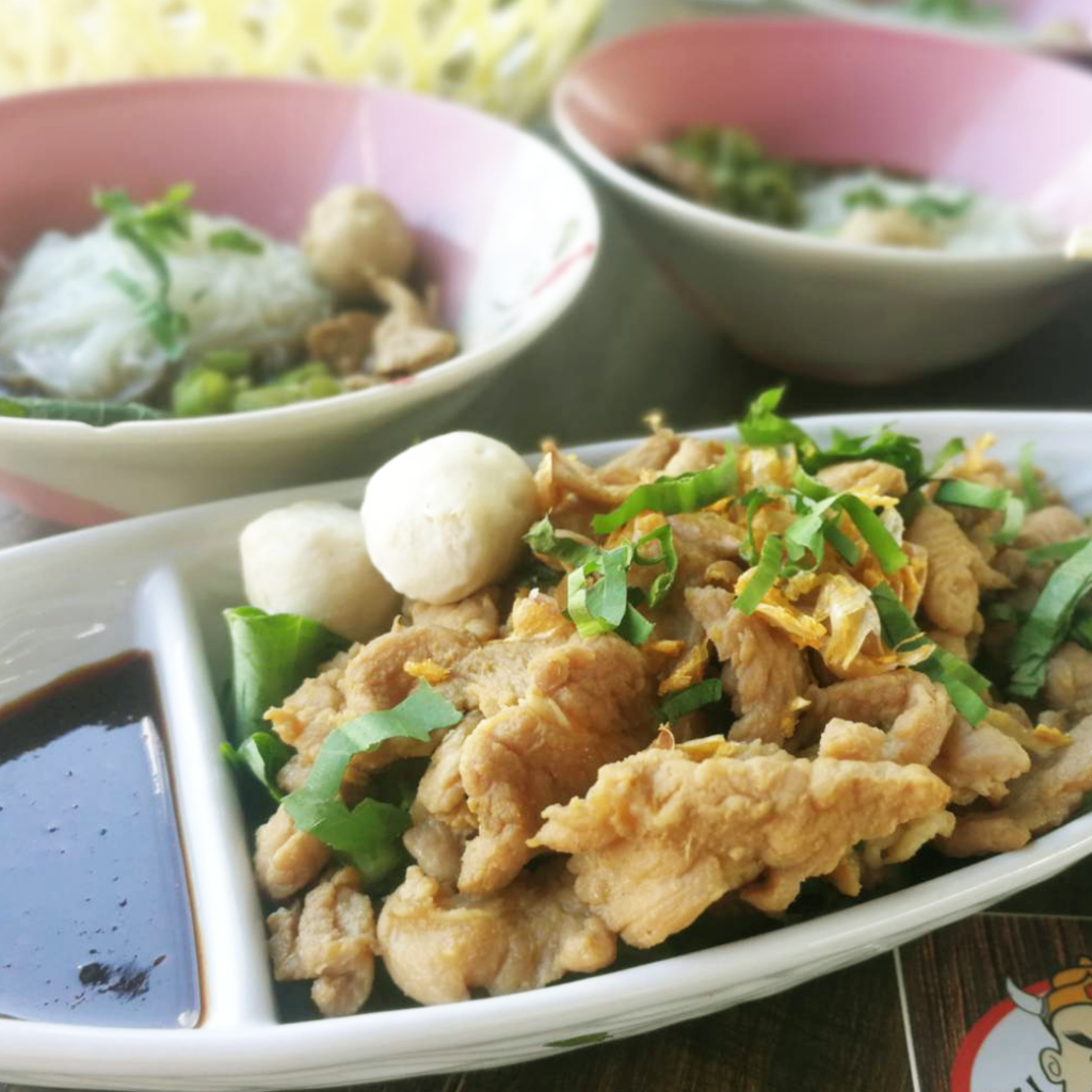 จิ้มแจ่ว-1024x1024 ก๋วยเตี๋ยวเรือนรกแตก สาขานิมิตใหม่