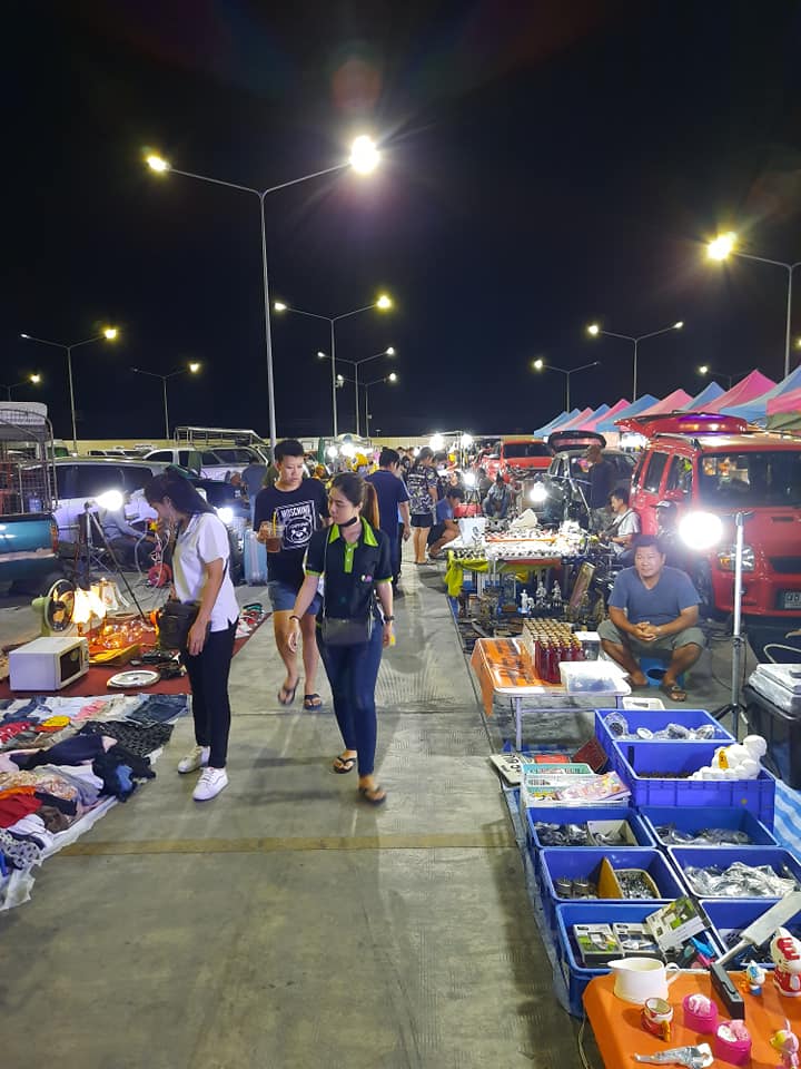 ตลาดนัดติดถนน02 ตลาดนัดติดถนน เทพารักษ์