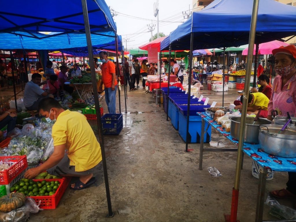 ตลาดครอบครัวบางกรวย04-1024x768 ตลาดครอบครัว สาขา บางกรวย เปิดรับ พ่อค้าแม่ค้า ขายอาหาร กับข้าว ของใช้ ตลาดนัดเย็น