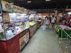 ตลาดนัดลาดสวาย10-300x225 ตลาดนัดลาดสวาย10